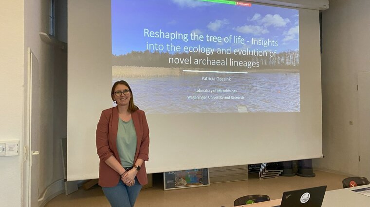 Patricia Geesink presenting as guest speaker during the Alumni Meeting December 2022