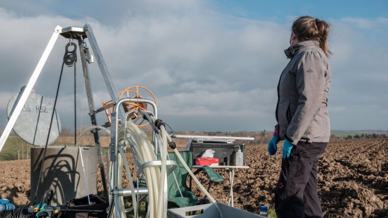 High-volume groundwater filtration led by Valerie Schwab at well H52 at the Hainich CZE (Nov 2020)